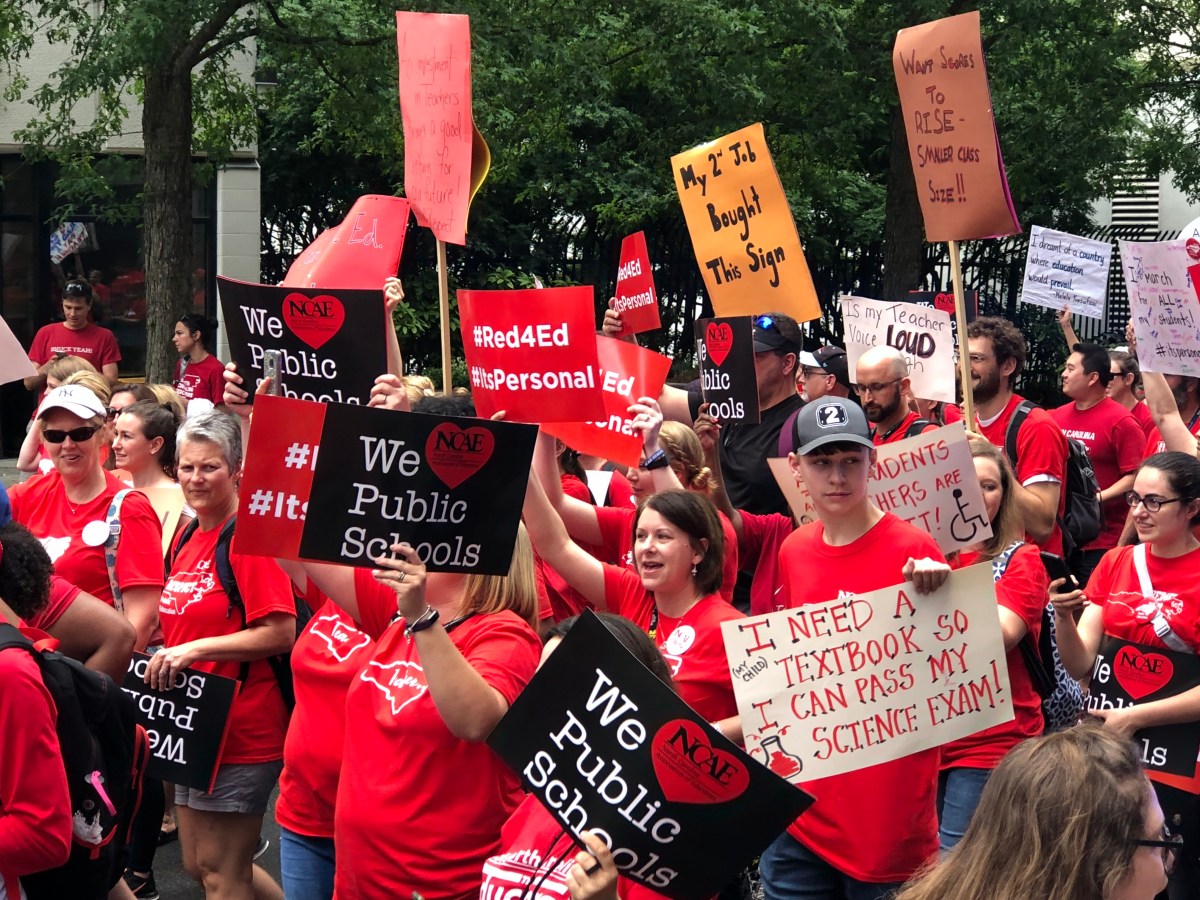 Thousands of teachers plan to rally in Raleigh on Friday. Which NC school districts are closed?